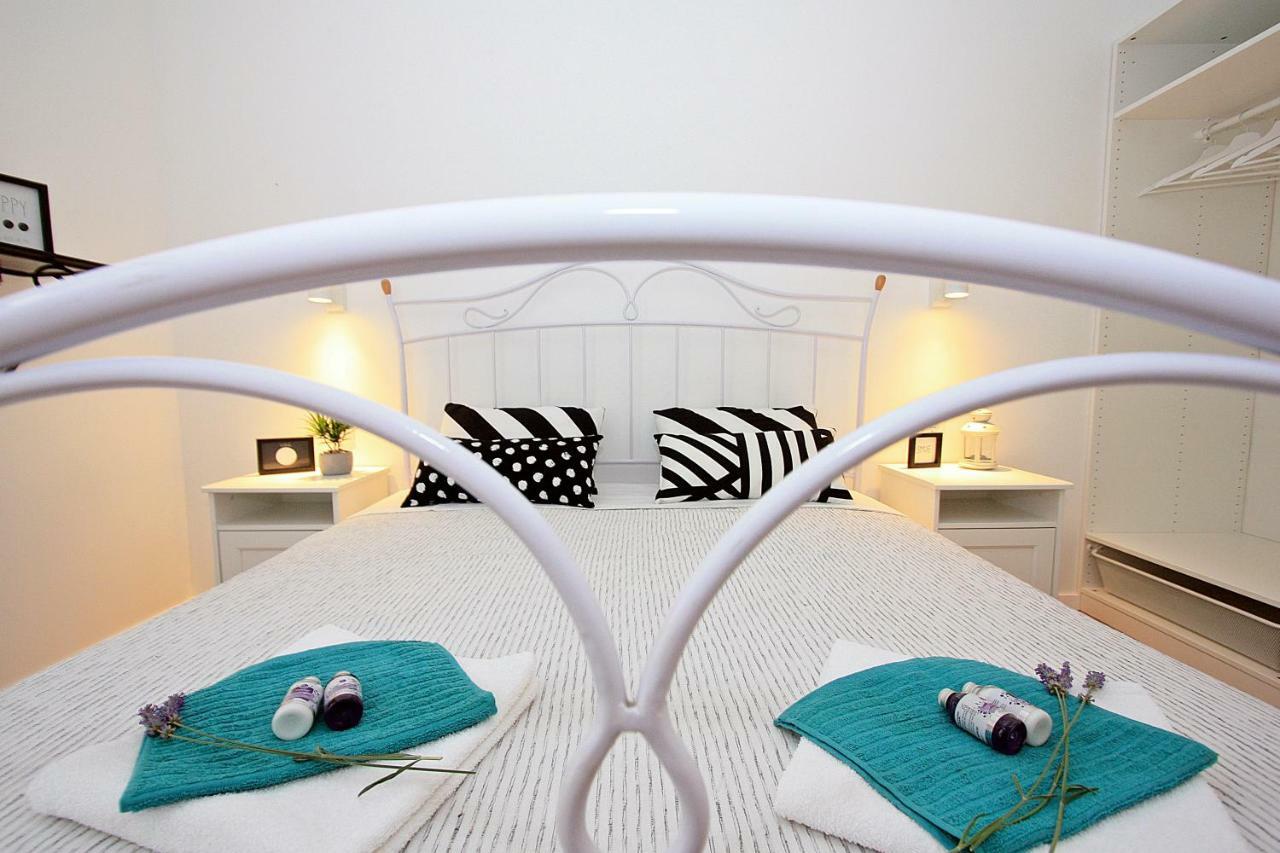 Apartman Michelangelo In The Centar Of Supetar Exteriör bild